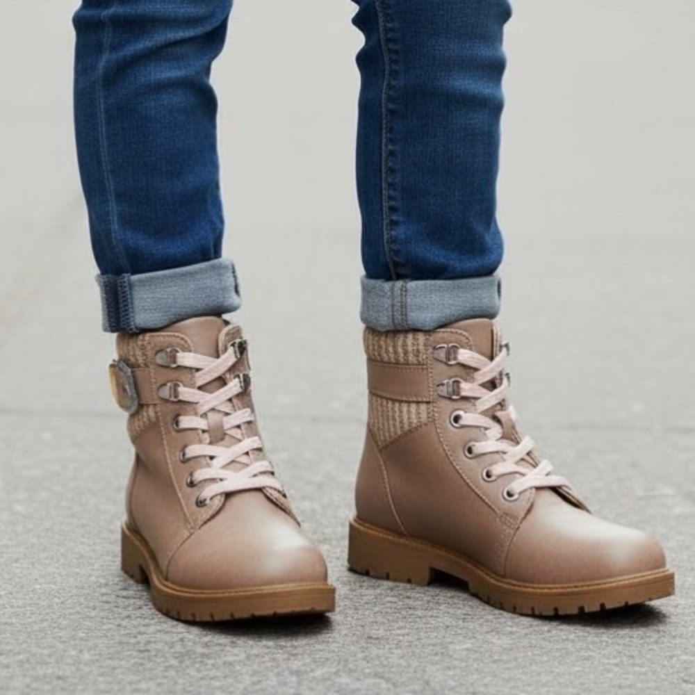 New in Box Sugar‎ Girls Payel Buckle Detail Combat Boots Pink Laces Lug Sole